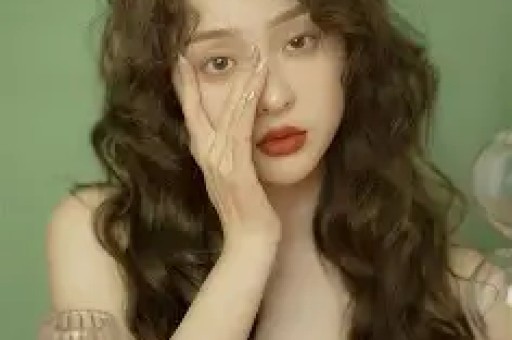 网红“表妹李KK”自曝破产！未婚生女后掉粉上百万转行去卖小吃