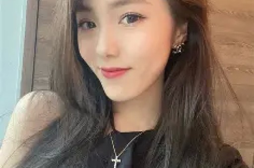 他被谢霆锋打成重伤发妻6次流产后离婚如今69岁现况如何？